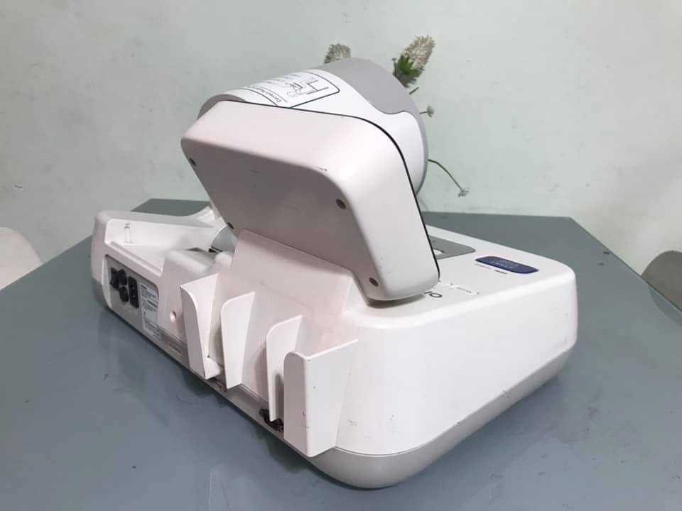 เครื่องวัดความดันโลหิตแบบสอดแขน Omron