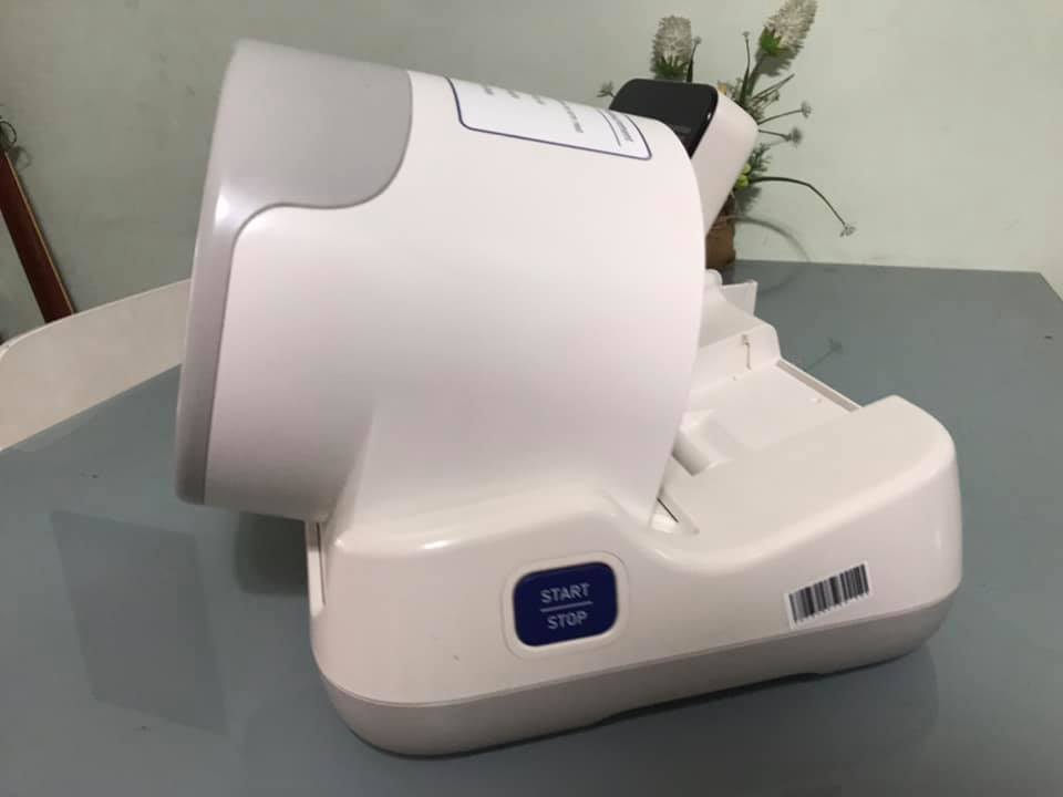 เครื่องวัดความดันโลหิตแบบสอดแขน Omron