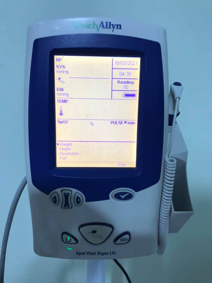 เครื่อง วัดความดัน-อุณหภูมิ-spO2 เเบบโมบาย